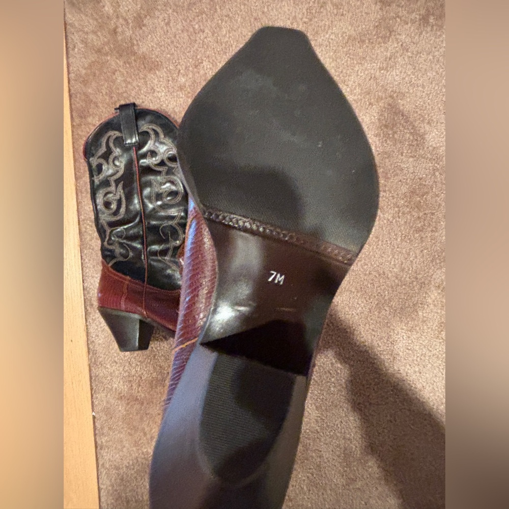 ⭐️Leather Cowboy Boots SZ 7⭐️ - Picture 7 of 9